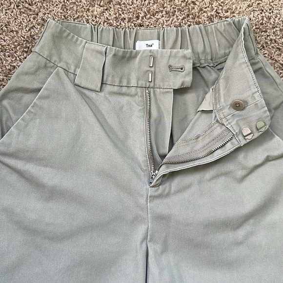 Aritzia TNA Utility Cargo Pants - Picture 5 of 9